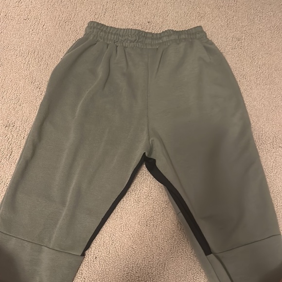 Nike jogger. I think these are Nike tech not 100 % - Picture 4 of 4